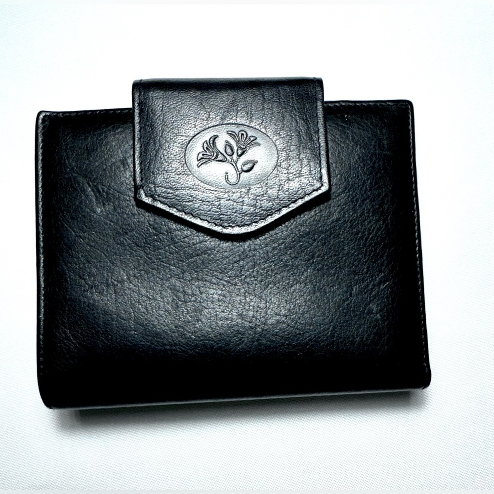 Black Leather Wallet with Embossed Logo Julia Buxton